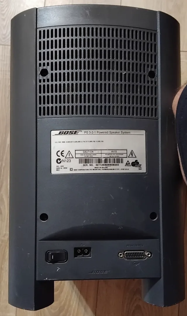 Sistem Bose ,subwoofer +2 sateliți dubli – fotografia 1 din 5