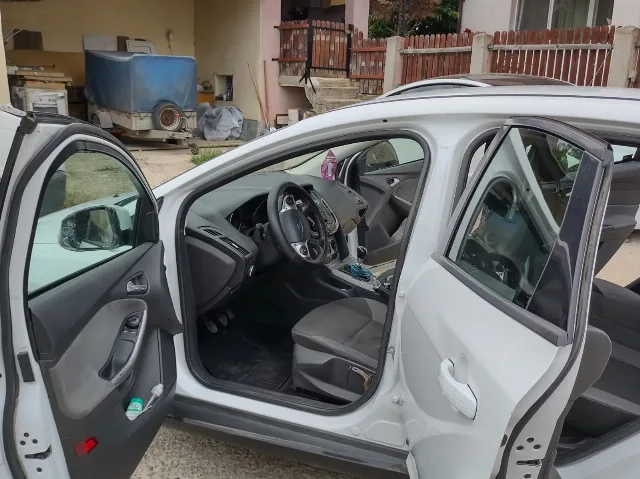 Ford Focus 2012 – fotografia 3 din 8