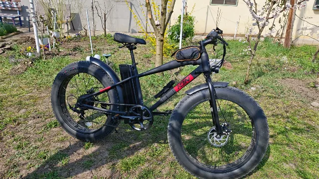 Bicicleta electrica Fat Bike neagră – fotografia 6 din 7