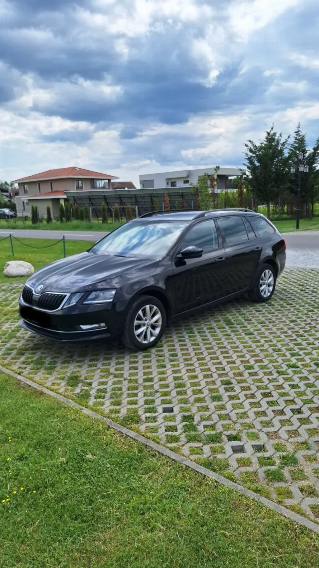 Autoturism Skoda Octavia – fotografia 2 din 8