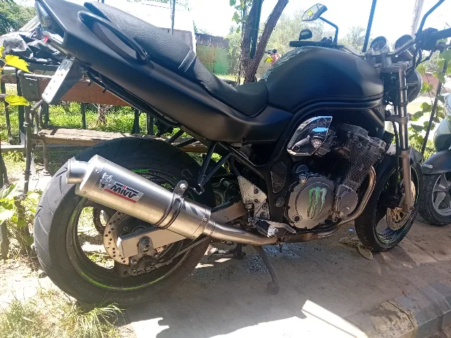 Suzuki GSF600 57kw motorul functioneaza foarte bine – Turceni, Gorj