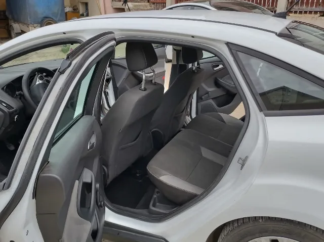 Ford Focus 2012 – fotografia 6 din 8