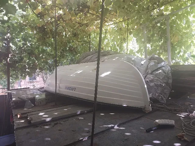 barca laguna fibra cu oglinda pupa – fotografia 6 din 8