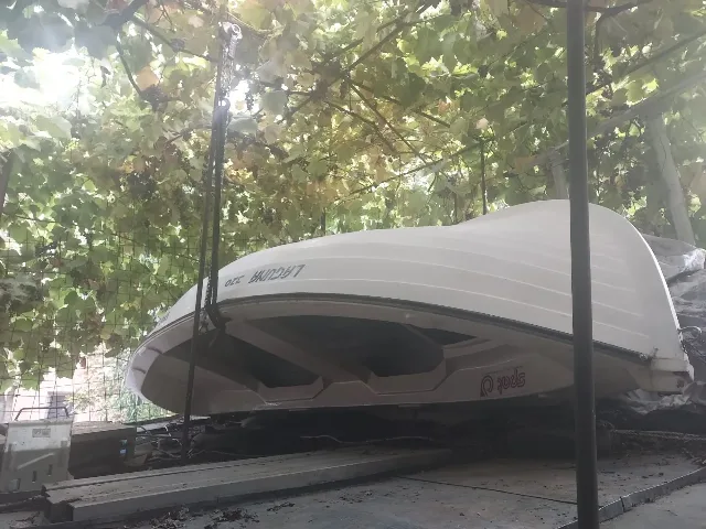 barca laguna fibra cu oglinda pupa – fotografia 7 din 8