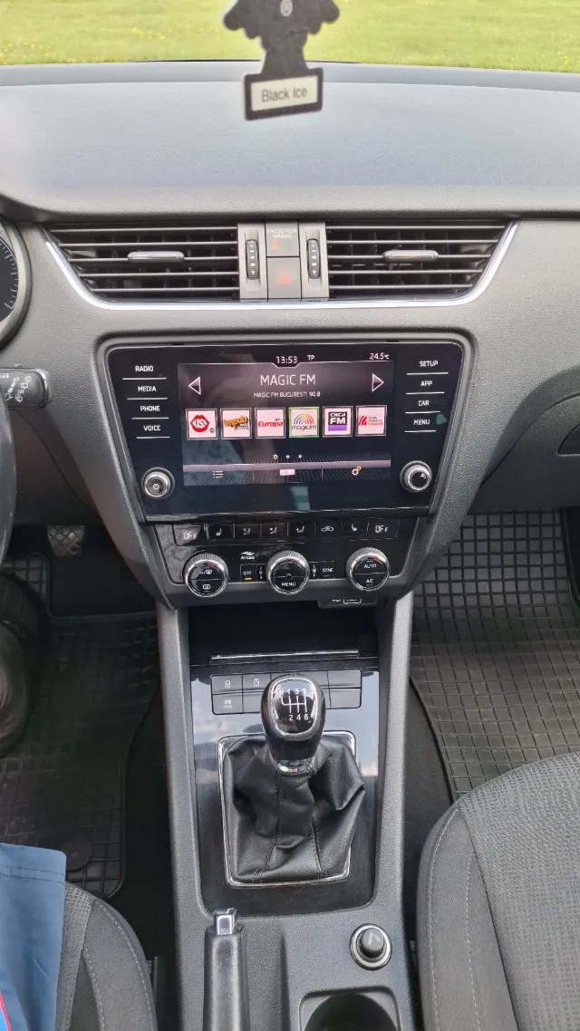 Autoturism Skoda Octavia – fotografia 8 din 8
