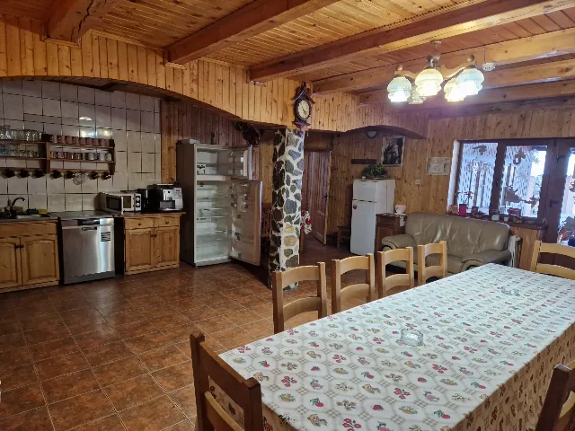 Inchiriez cabana la poalele muntilor fagaras sanbata de sus – fotografia 4 din 8