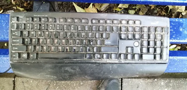 tastatura  de culoare neagra – Sector 3, București
