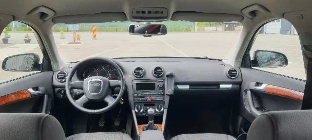 Audi A3 8P 1.9 TDI – fotografia 4 din 8