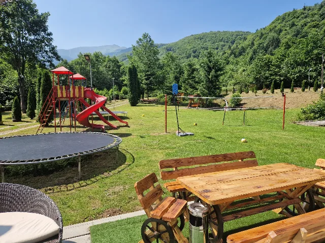 Inchiriez cabana la poalele muntilor fagaras sanbata de sus – fotografia 6 din 8
