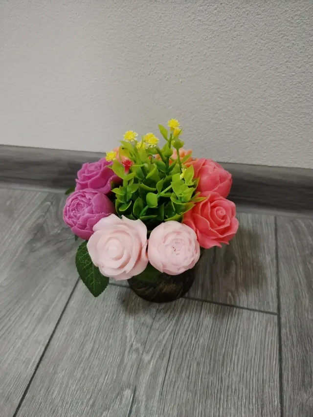 aranjament floral parfumat din baza de săpun – fotografia 1 din 2