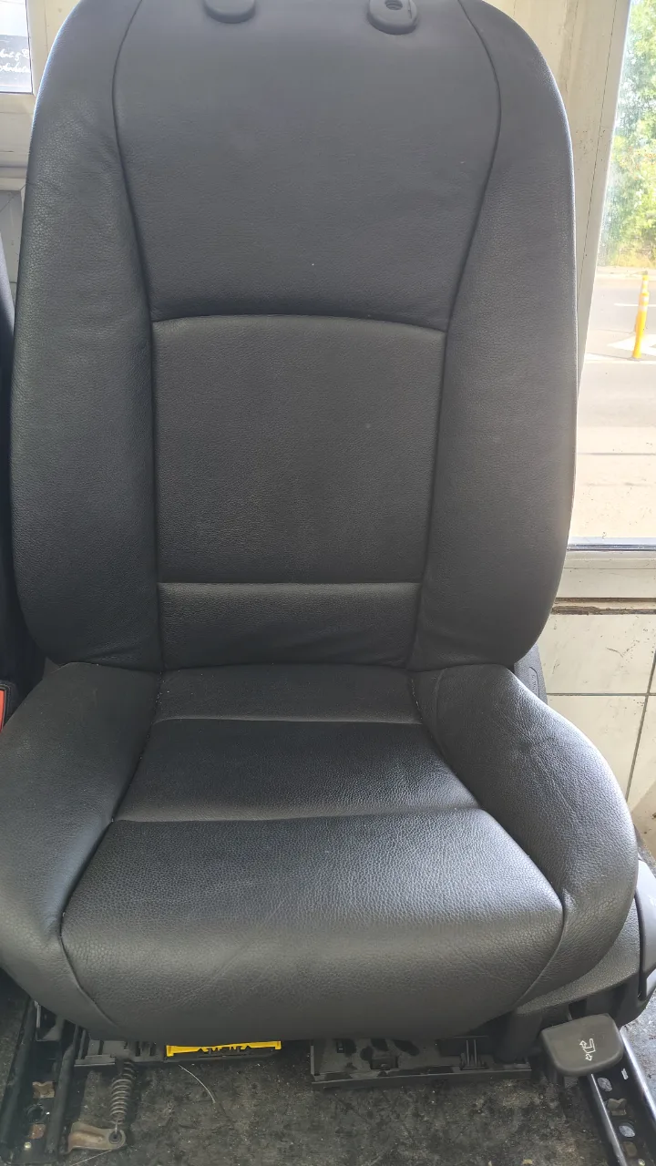 De vânzare scaun auto BMW F10 – fotografia 1 din 3