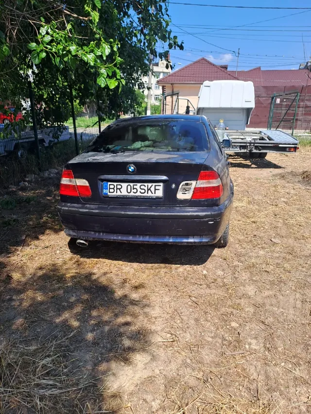 se vinde în vederea dezmembrării BMW 318 benzina  an 2003 – fotografia 2 din 5