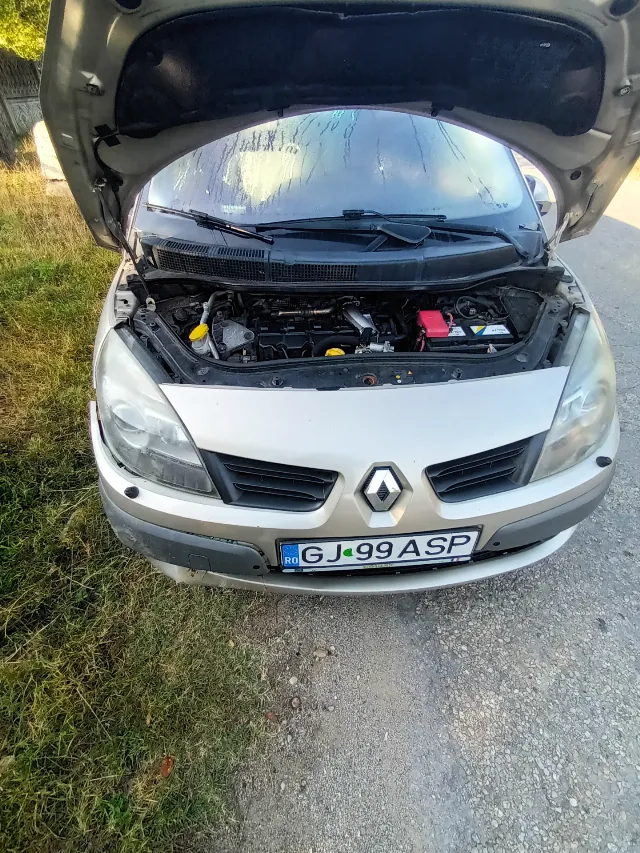 Renaul scenic 2  1.9 dci 131 cp  facelift 2007 – fotografia 2 din 5