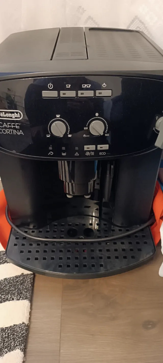 Expresor de cafea marca DeLonghi – fotografia 2 din 4