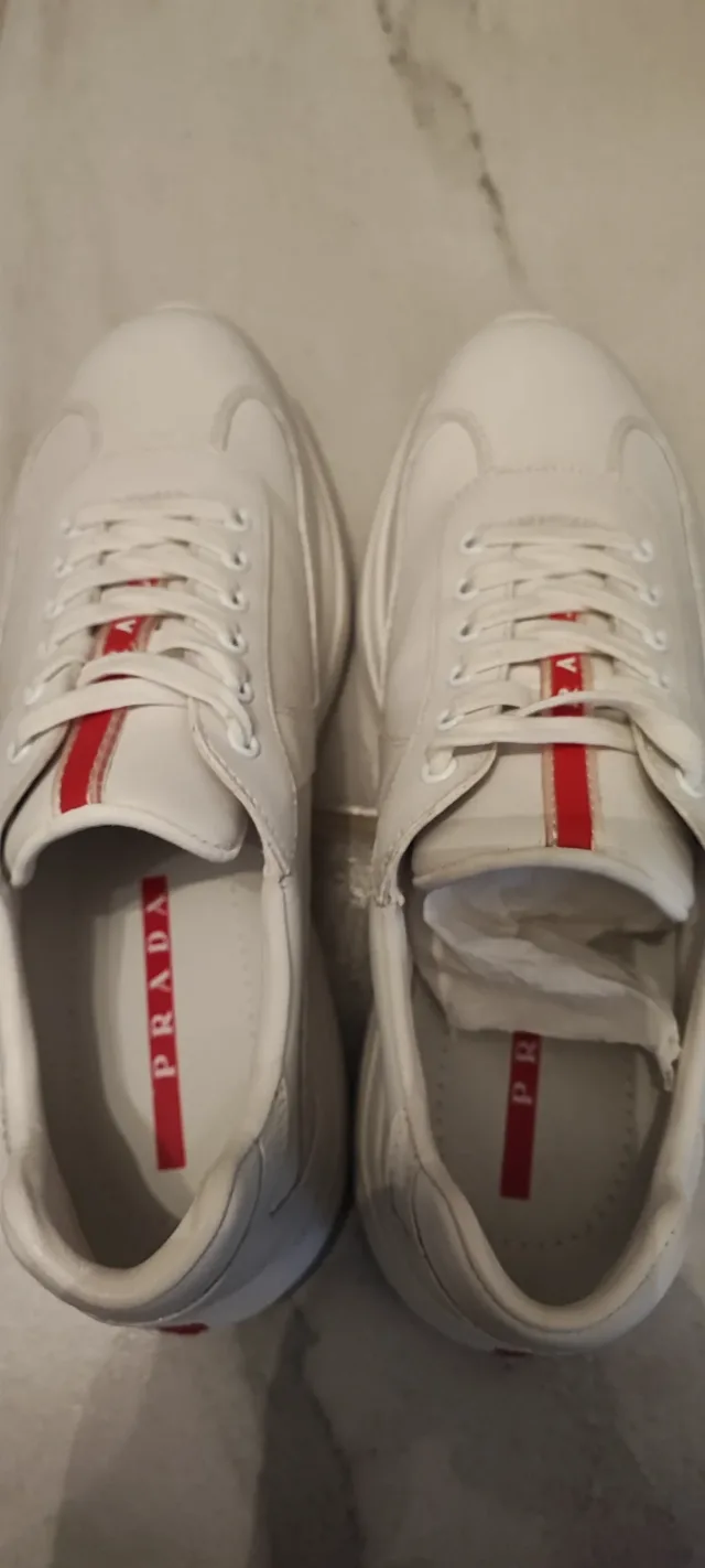 Pantofi sport marca Prada – fotografia 1 din 4