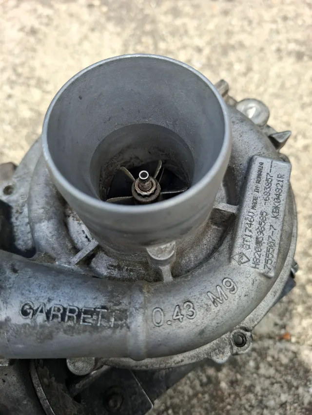 Turbina Renault Scenic 2  1.9 dci  131 cp – fotografia 5 din 8