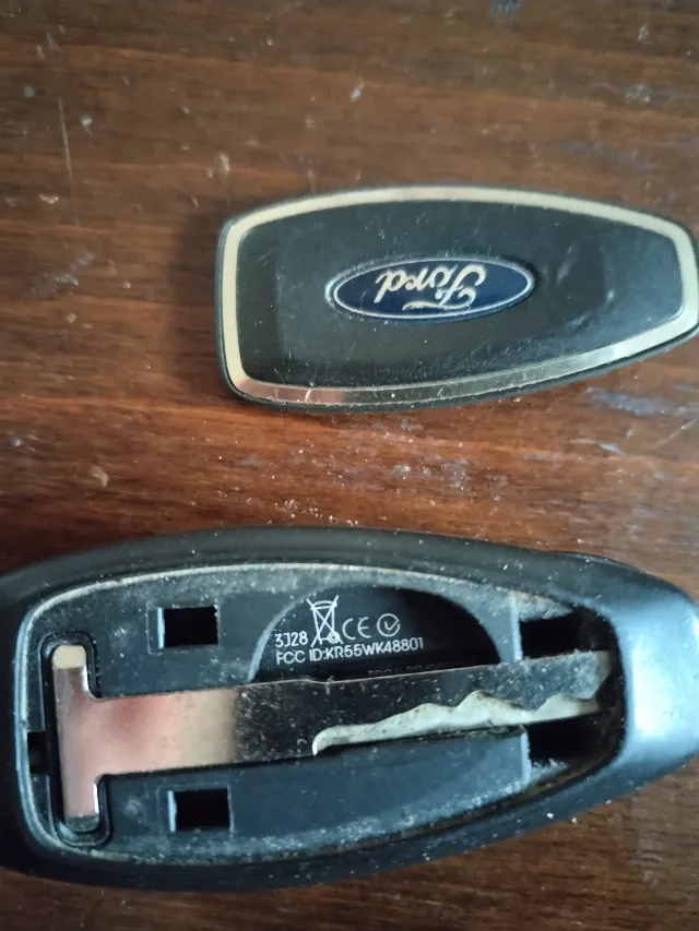 Cheie Ford Kuga – fotografia 3 din 3