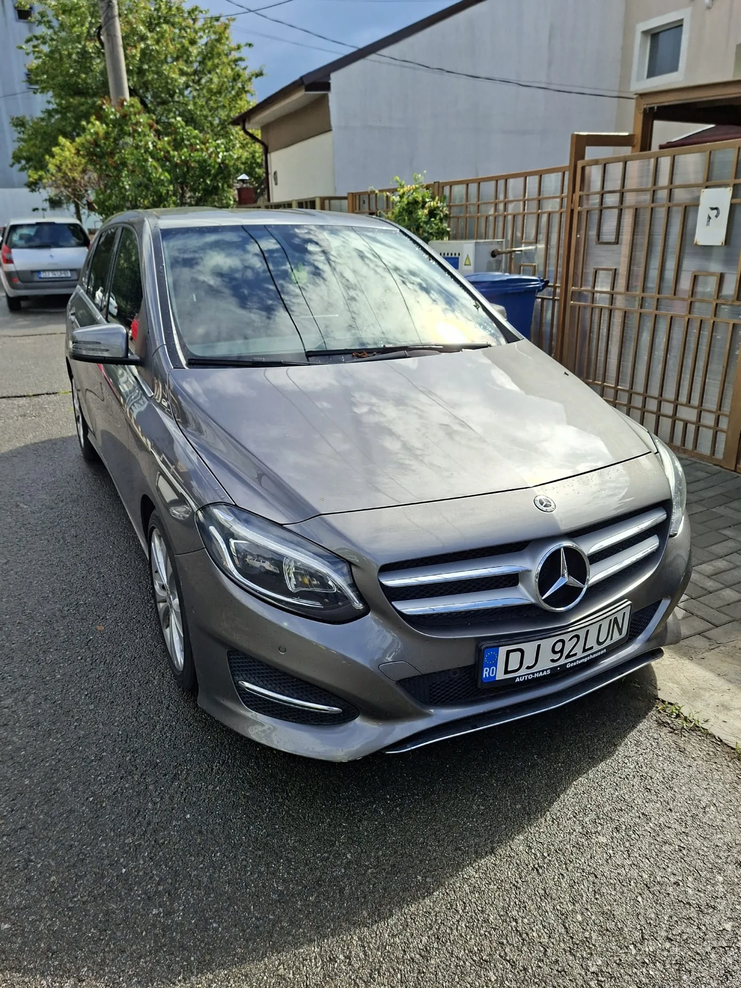 mercedes bclass 180 – fotografia 1 din 4