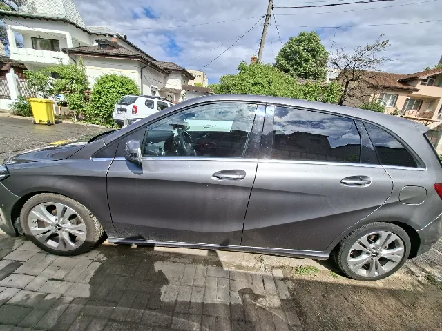 mercedes bclass 180 – fotografia 2 din 4