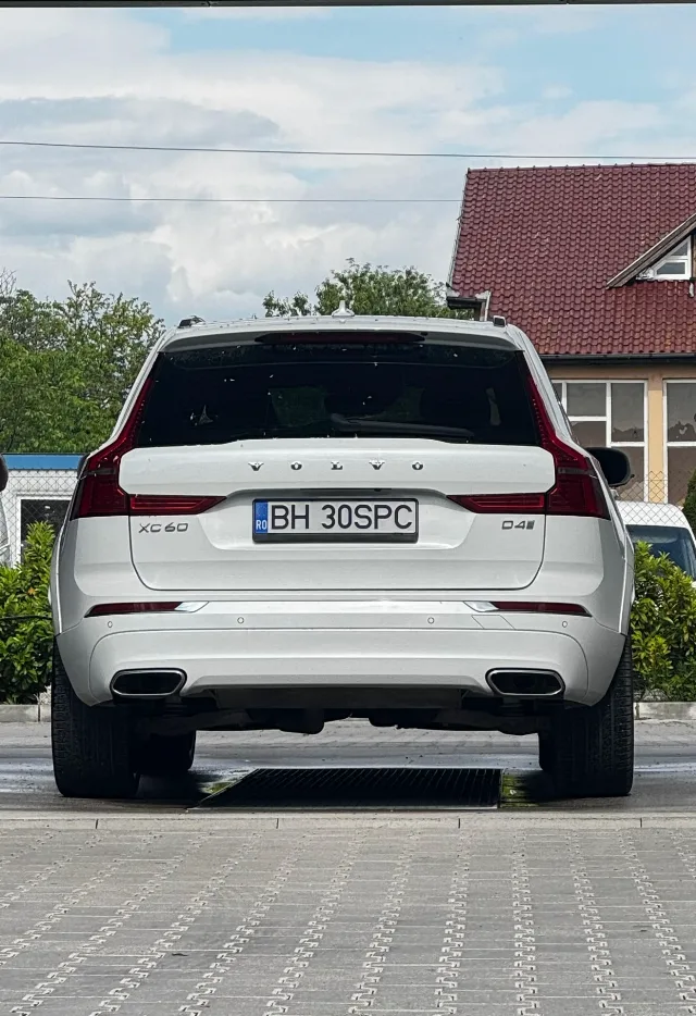 Volvo XC60 D4 Inscription – fotografia 2 din 6