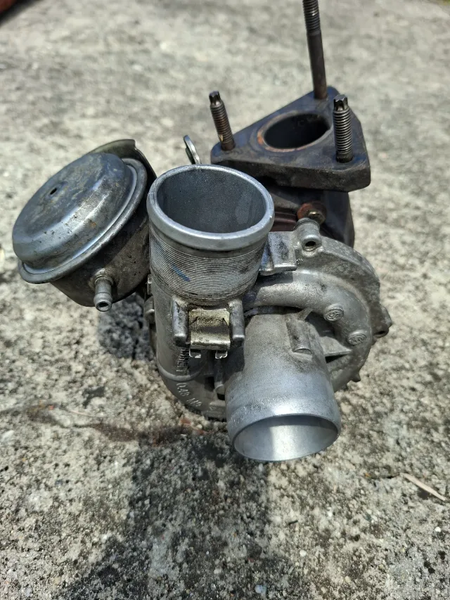 Turbina Renault Scenic 2  1.9 dci  131 cp – fotografia 2 din 8