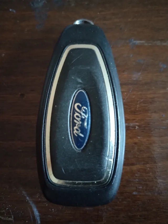 Cheie Ford Kuga – fotografia 2 din 3