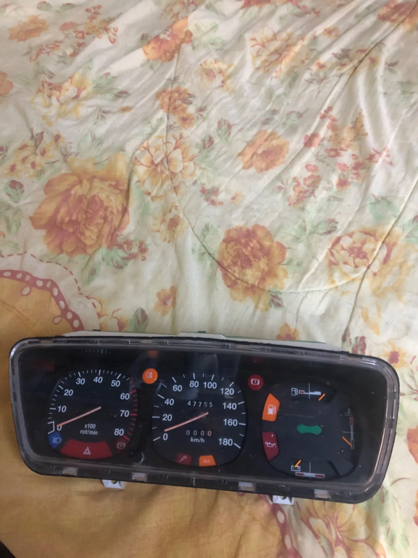 Vind piese auto Dacia ceasuri bord Dacia fabricație 2004 si set motor Dacia 1300 – Dobreni, Neamț