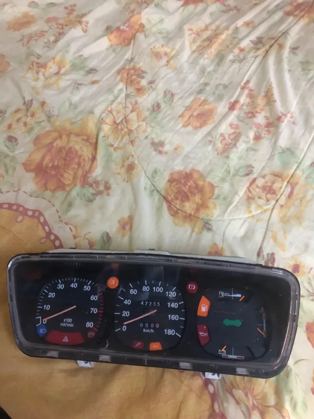 Vind piese auto Dacia ceasuri bord Dacia fabricație 2004 si set motor Dacia 1300 – fotografia 1 din 2