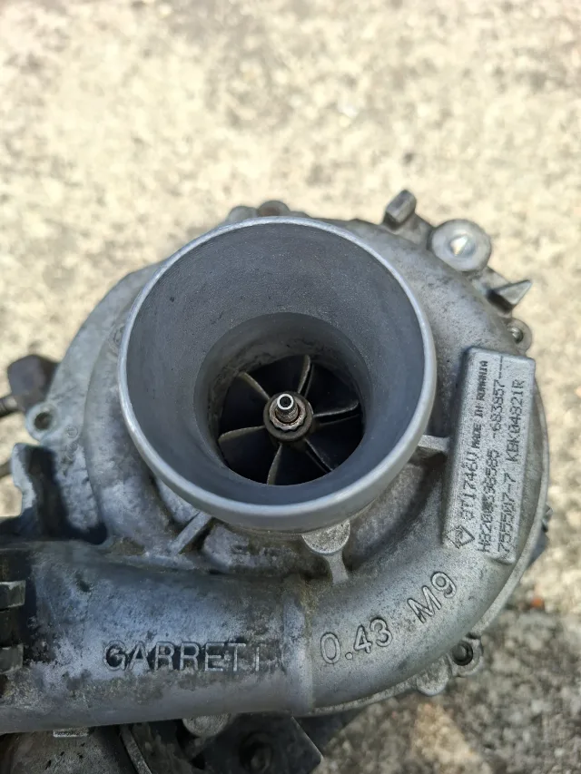 Turbina Renault Scenic 2  1.9 dci  131 cp – fotografia 4 din 8