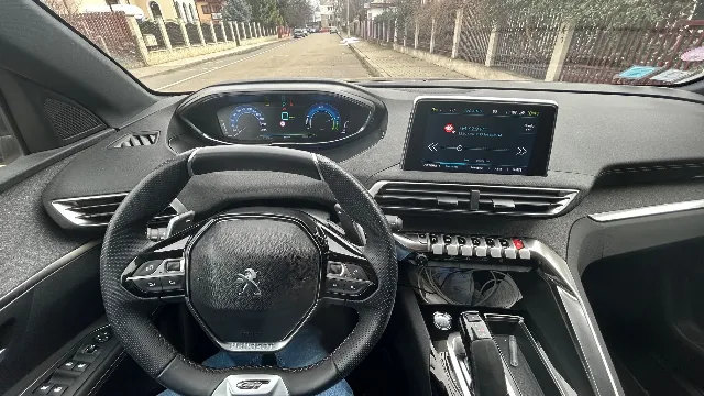 Peugeot 3008 Hybrid, 1.6 benzină an 2021 – fotografia 8 din 8