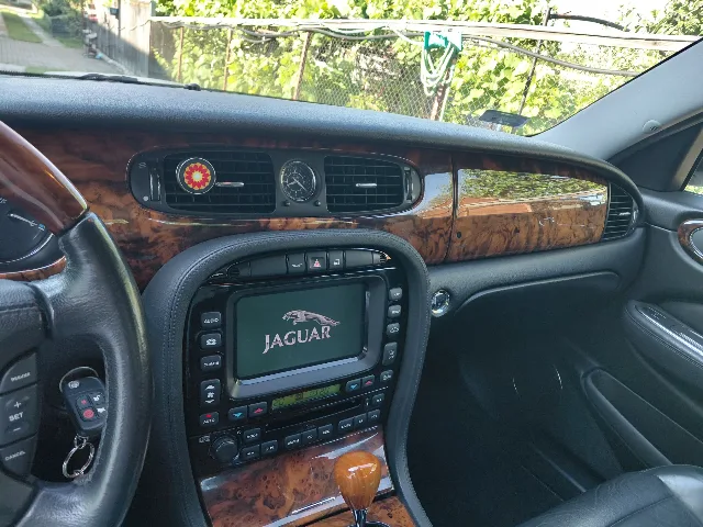 Jaguar XJ6 Sport – fotografia 7 din 8