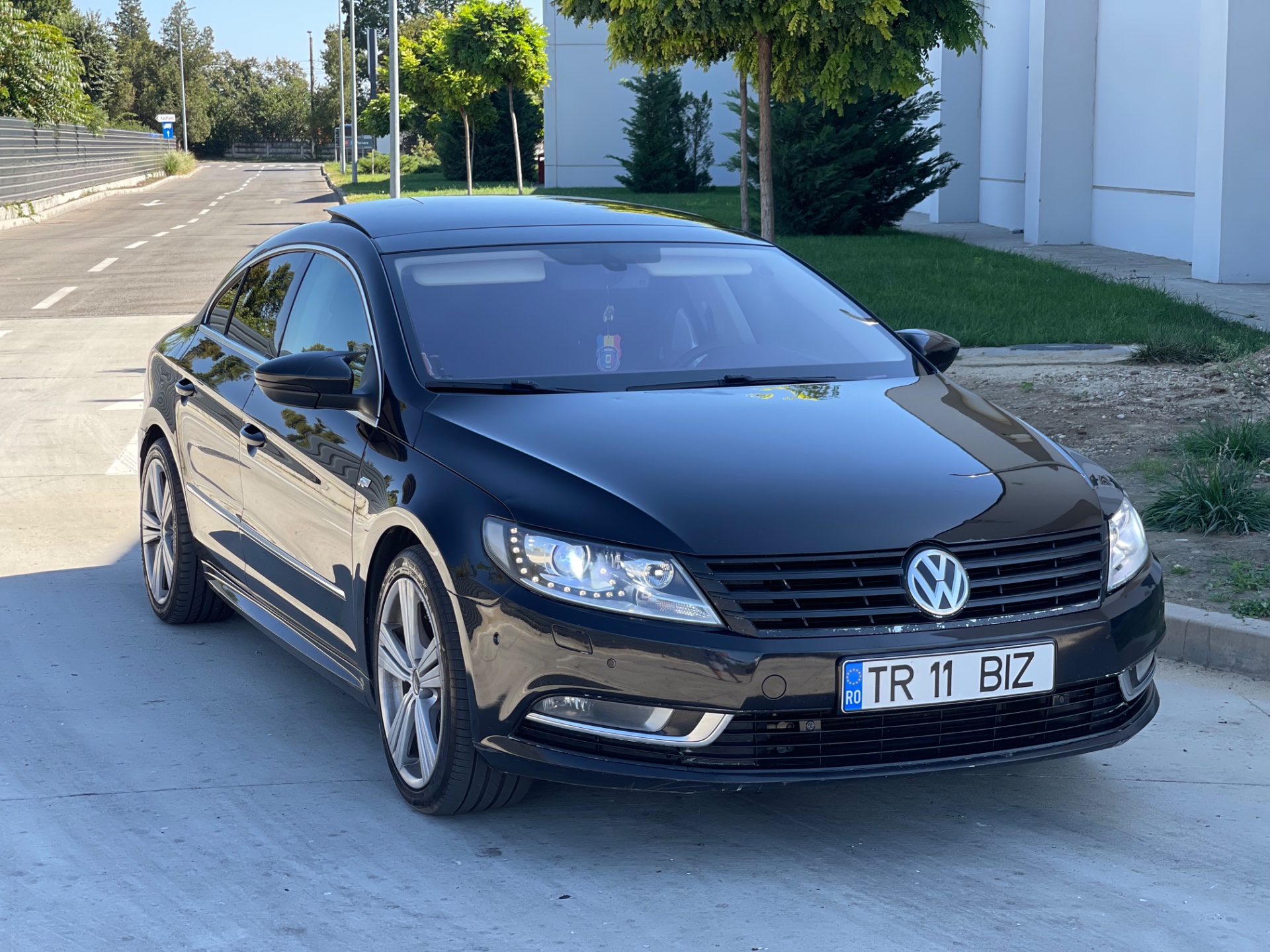 Vând/Schimb cu SUV Volkswagen CC 2012 – 2.0 TDI (140 CP) – Automată DSG 6+1 – Euro 5 – Proprietar – fotografia 1 din 8