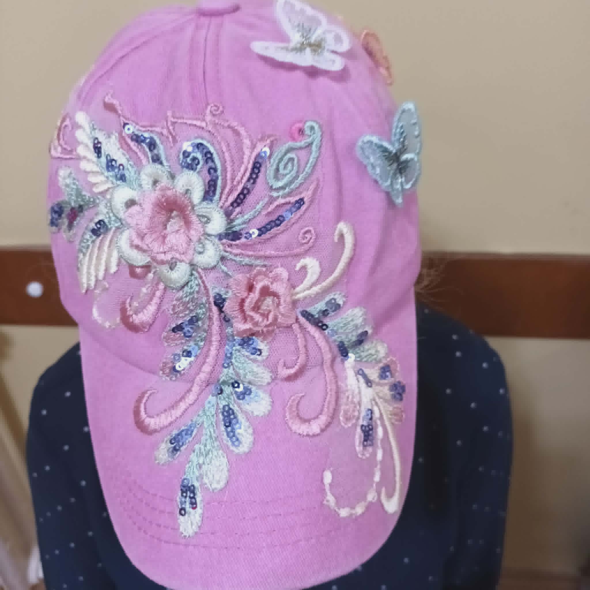 Sapca cu broderie aplicata ,pentru doamne si domnisoare – fotografia 1 din 3