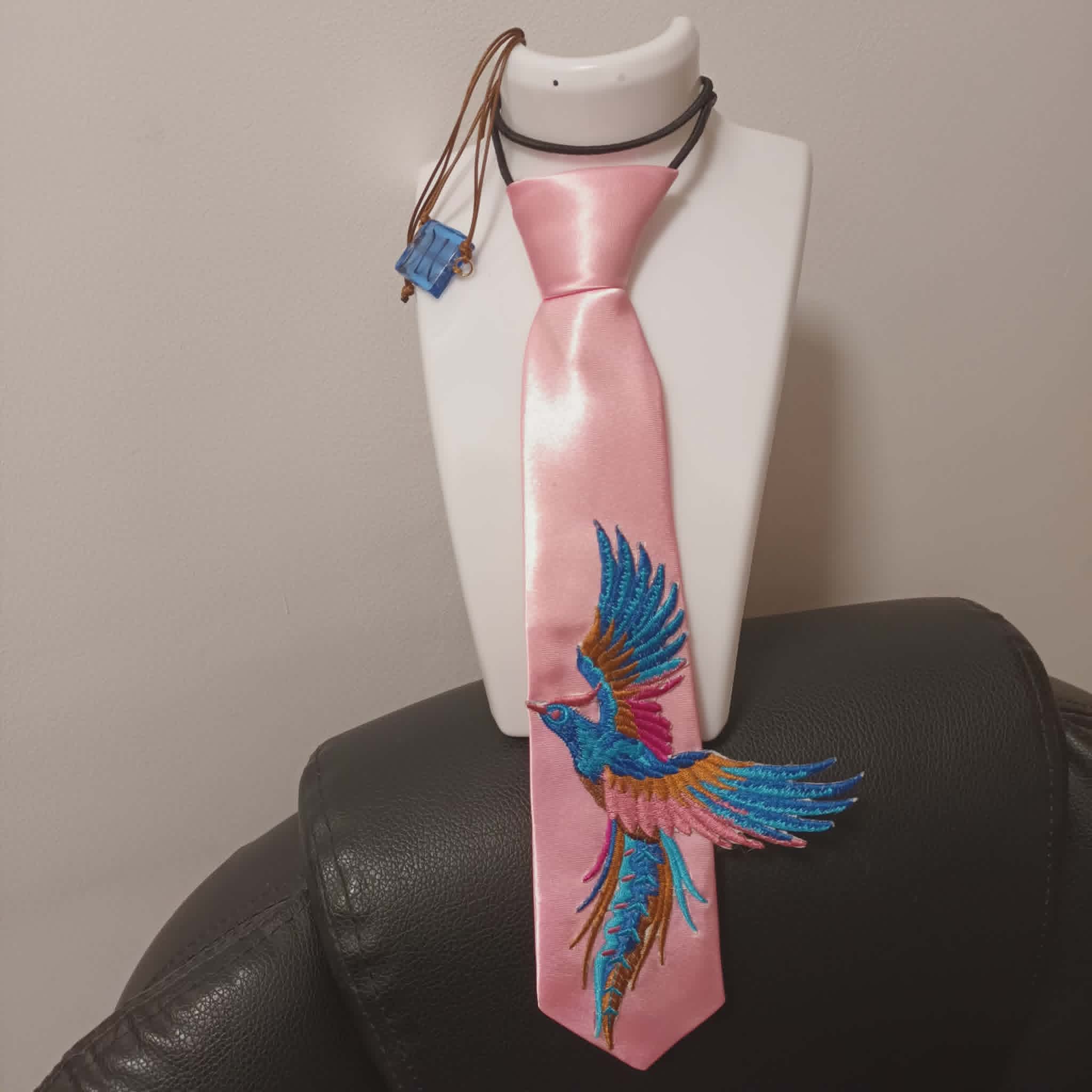 Cravata cu broderie pentru doamne si domnisoare – fotografia 1 din 1