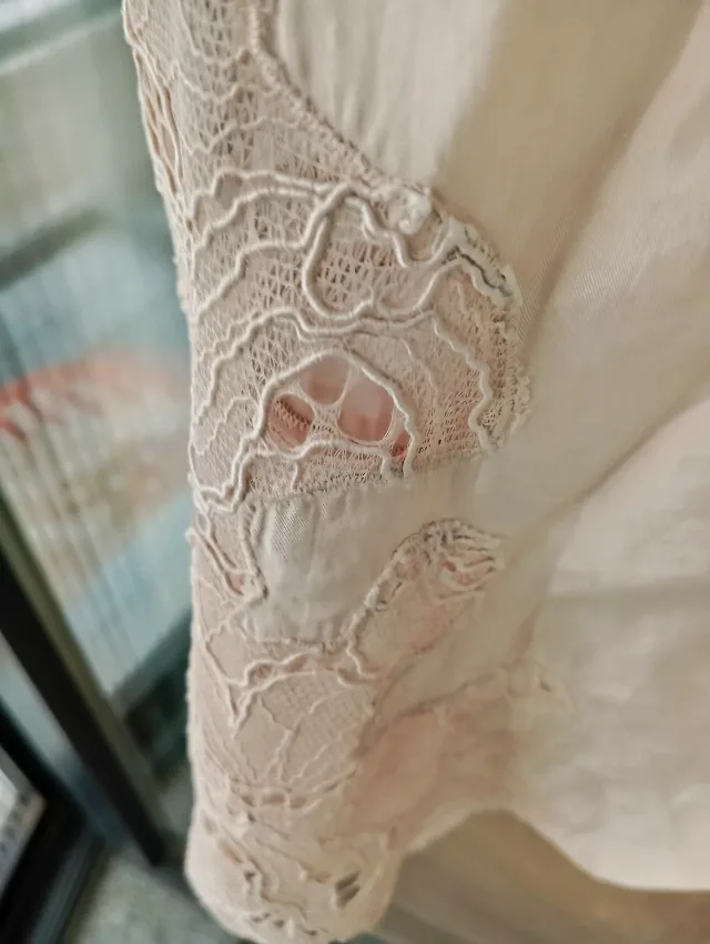 Fusta sau jupon H&M bej matasos cu dantela – fotografia 2 din 8
