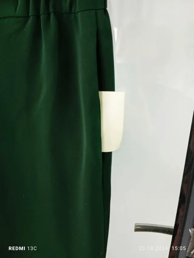 Pantalonii COS verzi matasosi de vara – fotografia 8 din 8