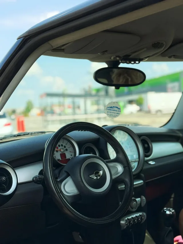Masina auto minicooper – fotografia 8 din 8
