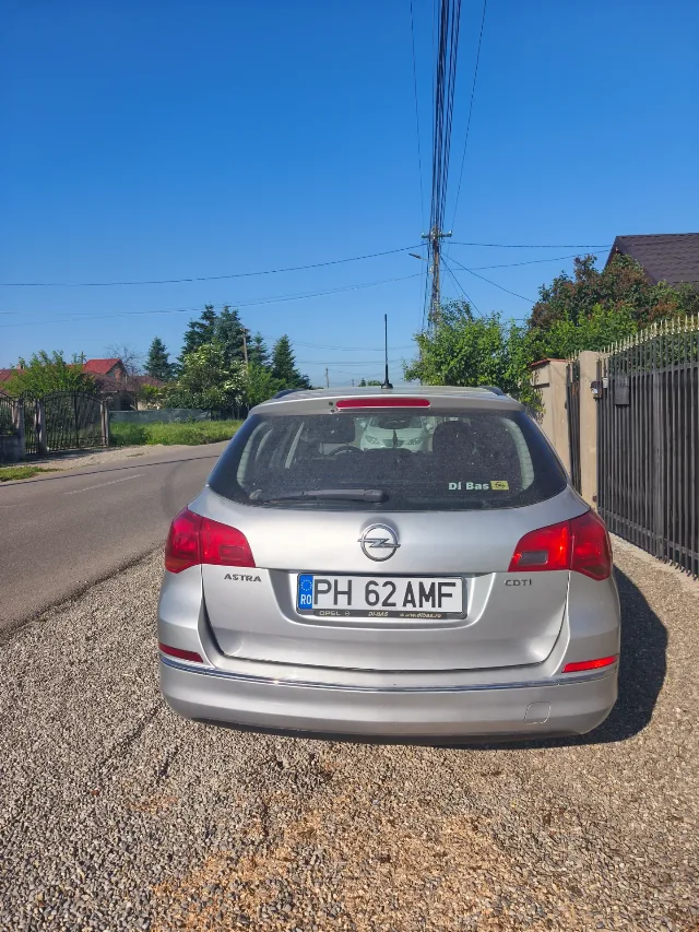 De vânzare Opel Astra J – fotografia 3 din 6
