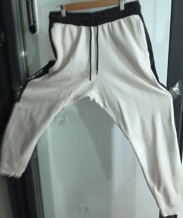 Pantalonii H&M sport, grosi, alb & negru – fotografia 1 din 8