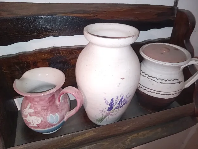 Oale,vaze ceramica stare foarte bună ca în poze,poze reale.pentru folosință sau colectie,e punere. – Mosna, Iași