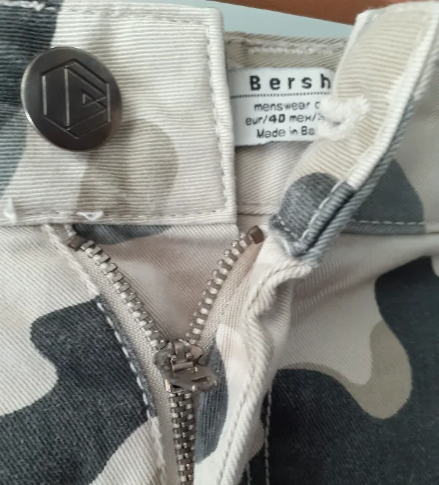 Pantalonii scurti de camunflaj Bershka (1): frumosi, noi fara eticheta – fotografia 5 din 5