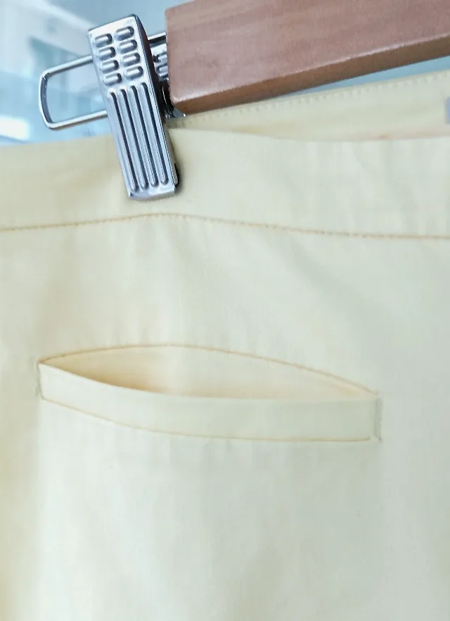 Pantalonii Stefanel lungi, galbeni (de culoarea galbenusului de ou): noi, fara eticheta – fotografia 7 din 8