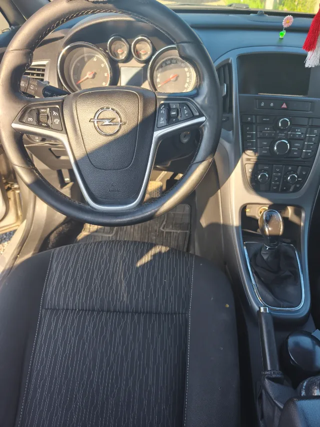 De vânzare Opel Astra J – fotografia 5 din 6
