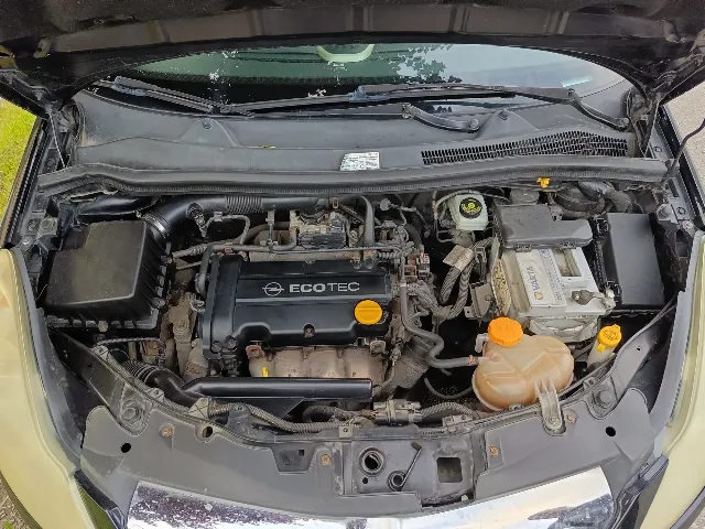 Opel CORSA D benzina 14 – fotografia 3 din 4