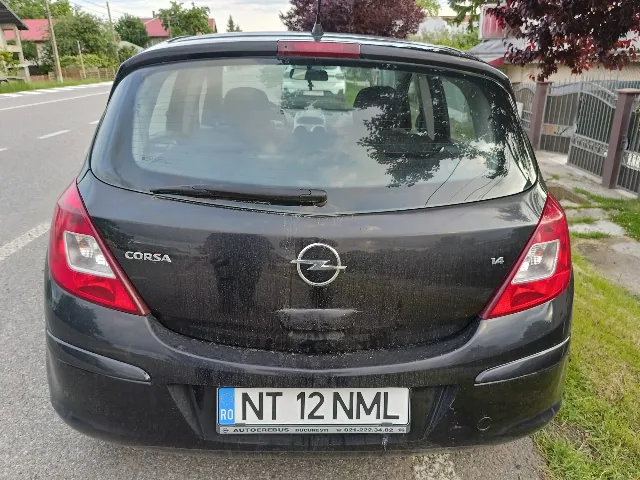 Opel CORSA D benzina 14 – fotografia 2 din 4