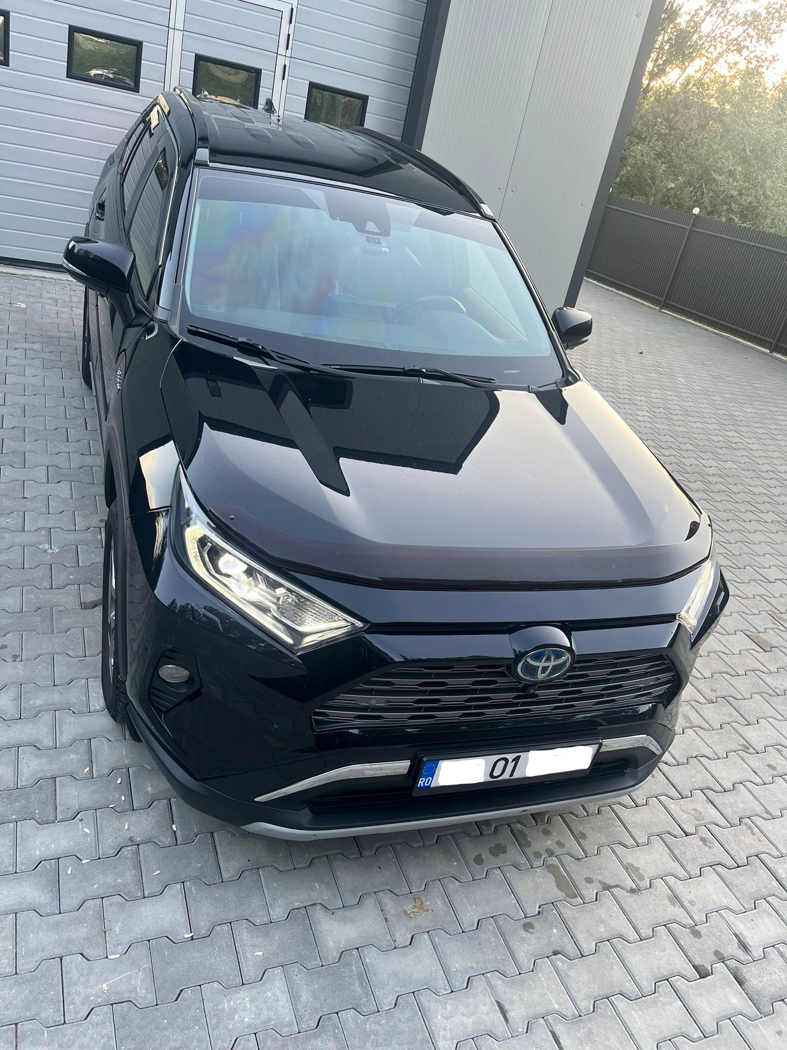 Toyota Rav 4 hibrid – fotografia 1 din 8