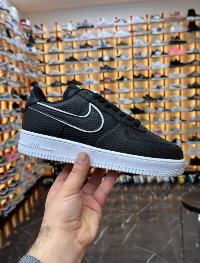 NIKE AIR FORCE 1 LOW BLACK & WHITE – fotografia 2 din 6