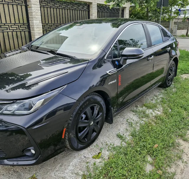 Toyota Corolla 1,6 benzina 2021 132 cp – fotografia 3 din 8