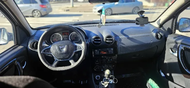 Dacia Duster fabricata in 2012 – fotografia 3 din 6