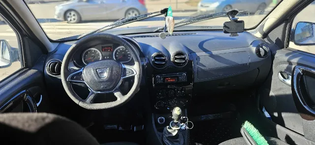 Dacia Duster fabricata in 2012 – fotografia 6 din 6